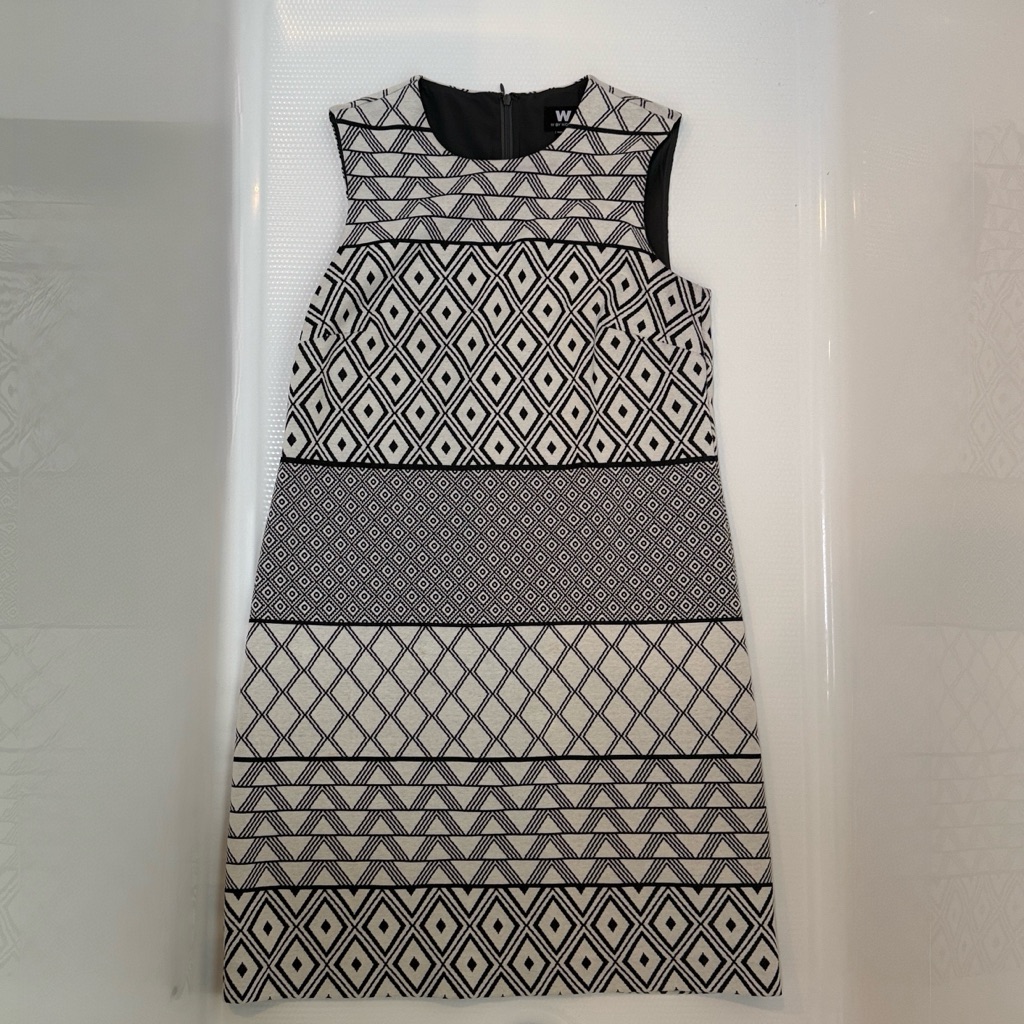 W By Worth Black And Off-White Geometric Design Sleeveless Dress